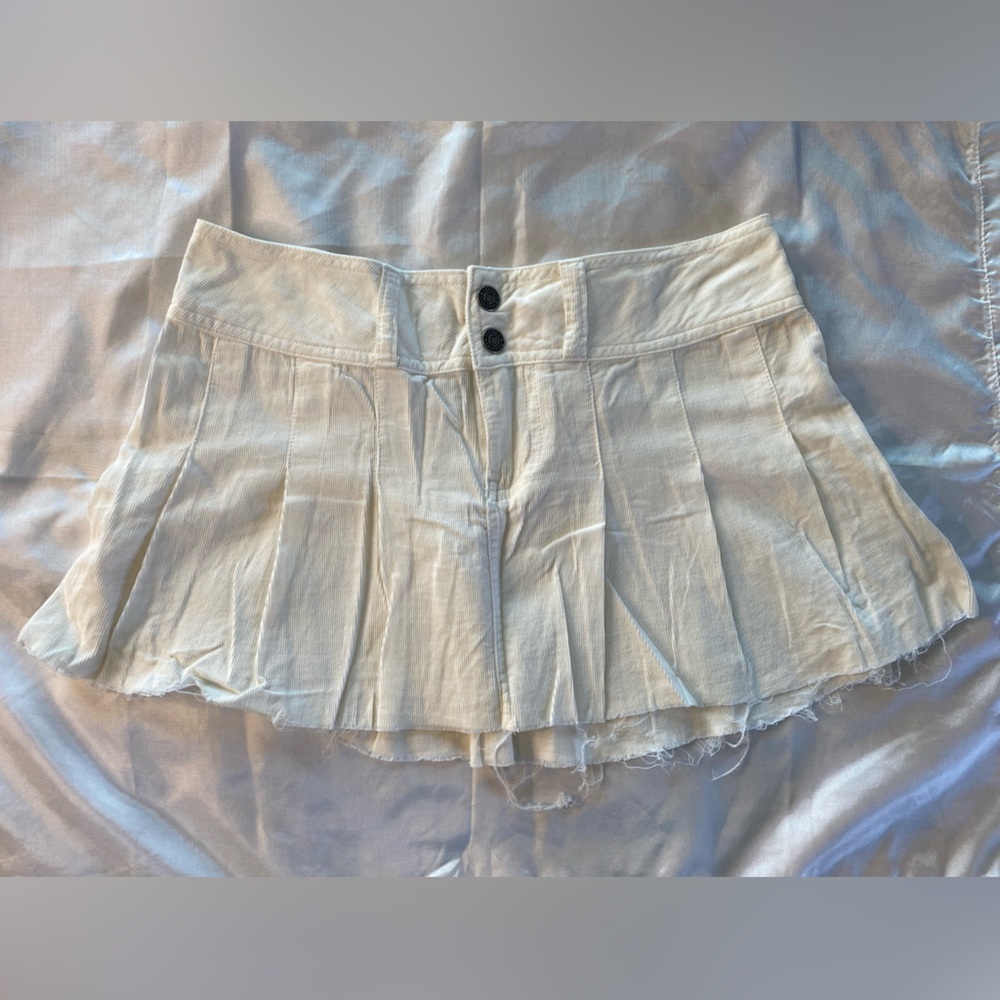 Forever 21 corduroy pleated mini skirt off white Size 1 Vintage Never Used New